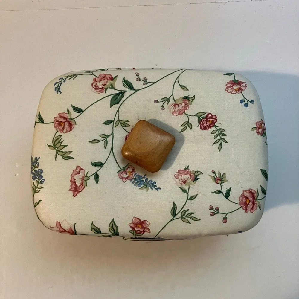 Henn Workshops Special‎ Edition Mother's Day floral lined vanity basket w/ lid
